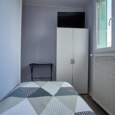 Chambres A Louer Dans Appartement Balcon - Wifi - Parking Gratuit Nevers Exterior photo